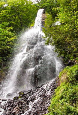 Blick auf den Trusetaler Wasserfall von unten